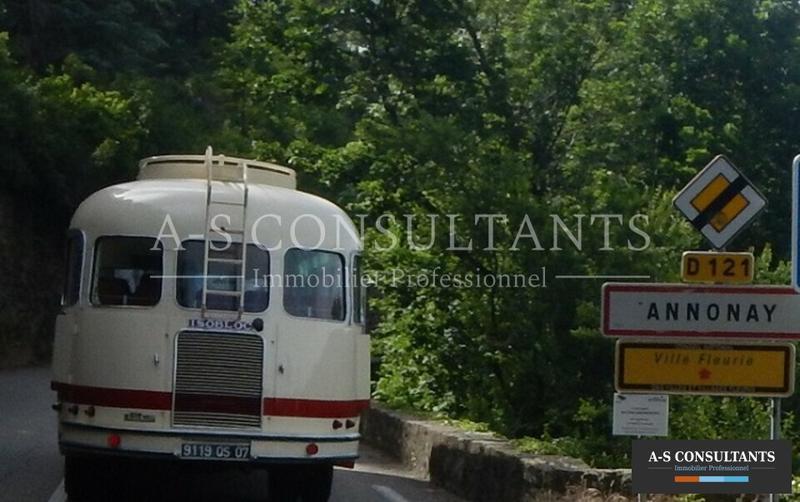 Local d'activité / Entrepôt - 1 200 m²