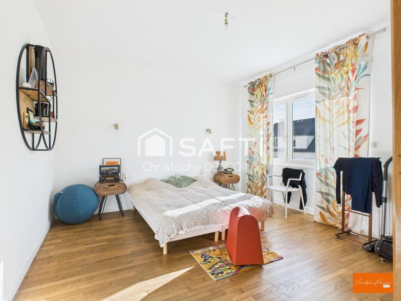 Maison - 160 m² - 8 pièces