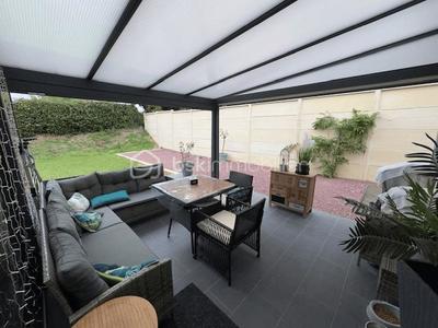 Maison - 186 m² - 9 pièces