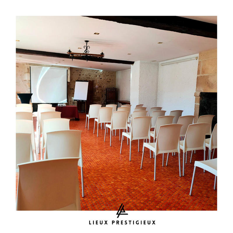 Demeure - 1 500 m² - 55 pièces