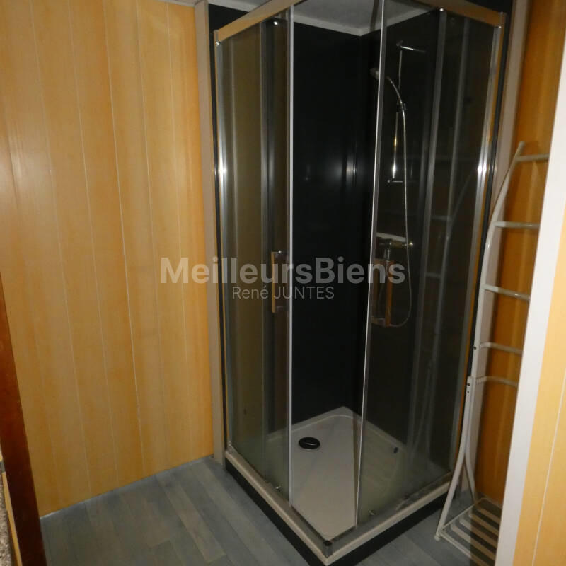 Appartement - 81 m² - 5 pièces