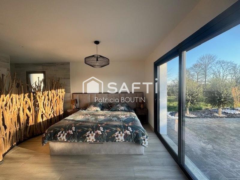 Maison - 225 m² - 10 pièces