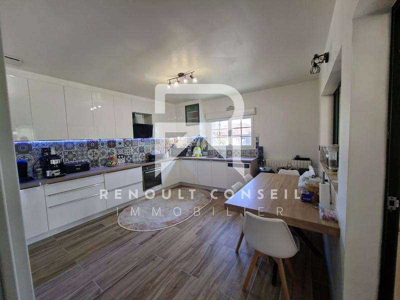 Maison - 221 m² - 9 pièces