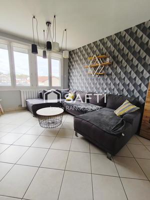 Maison - 93 m² - 5 pièces