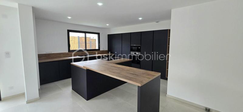 Maison - 177 m² - 6 pièces