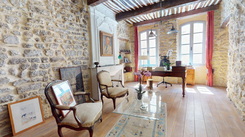 Maison - 463 m² - 11 pièces