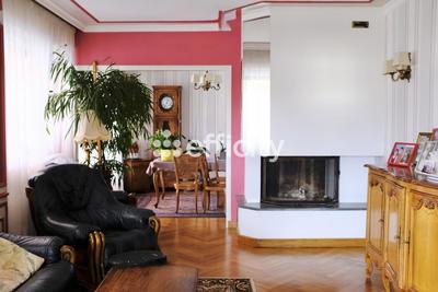 Maison - 226 m² - 15 pièces