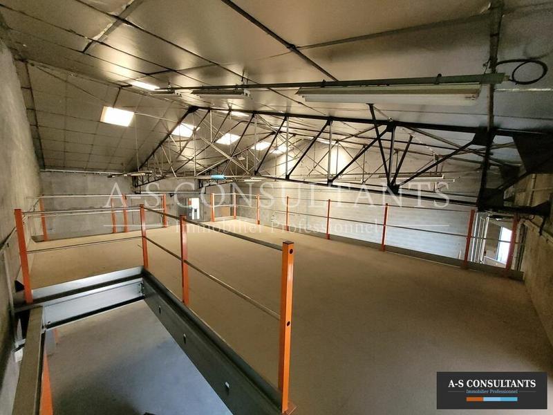 Local d'activité / Entrepôt - 310 m²