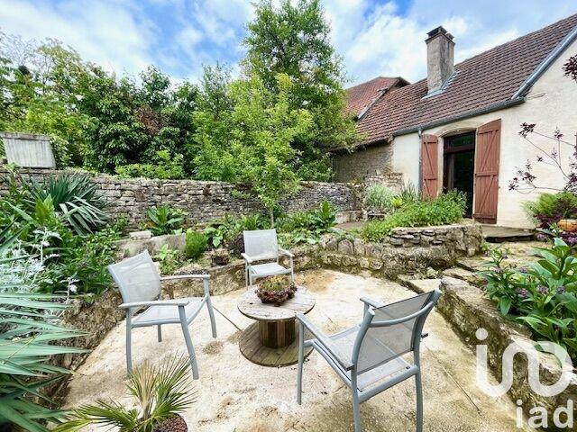 Maison - 104 m² - 4 pièces