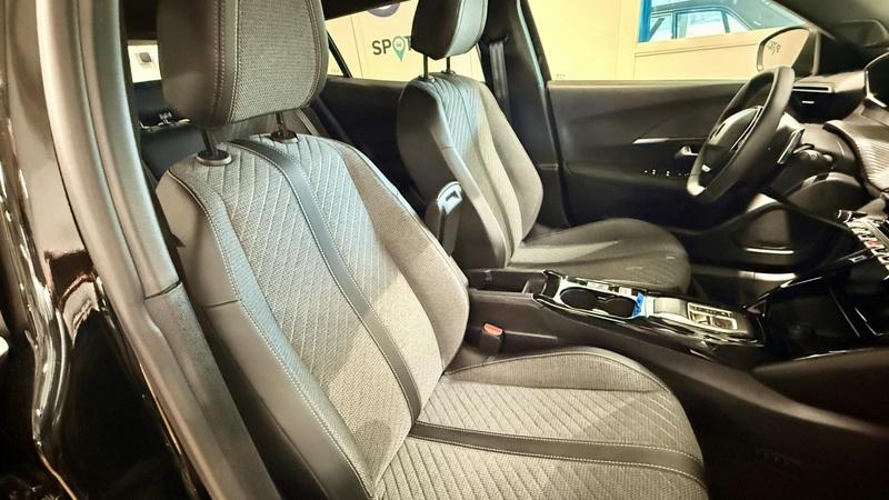 Peugeot 2008 II Hybrid 136 e-Dcs6 Allure + 2320 € d'Options