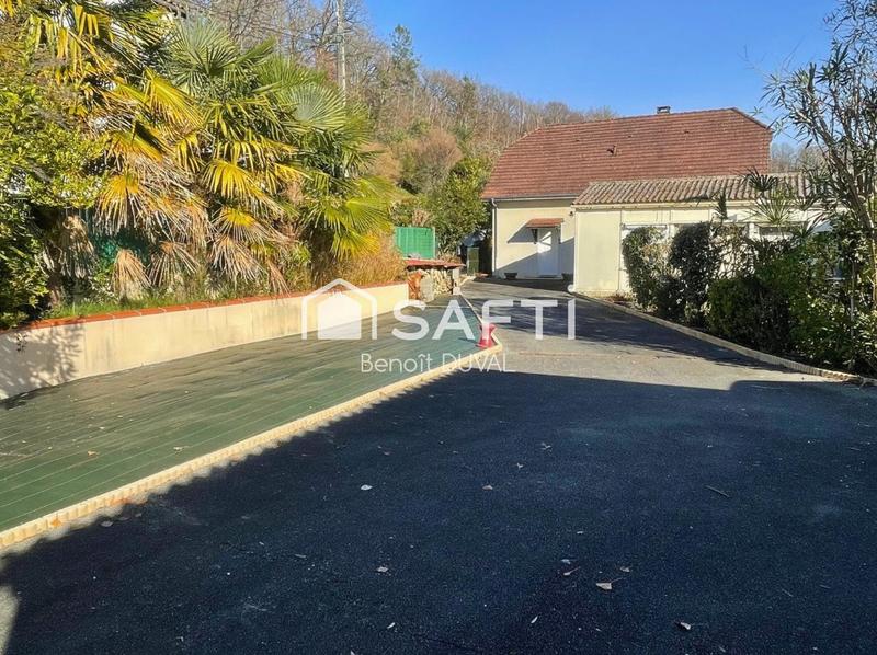 Maison - 180 m² - 8 pièces