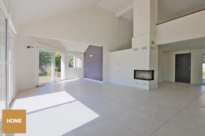 Maison - 230 m² - 7 pièces