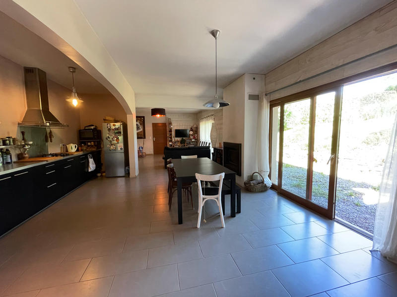 Maison - 225 m² - 10 pièces