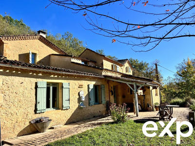 Maison - 280 m² - 10 pièces