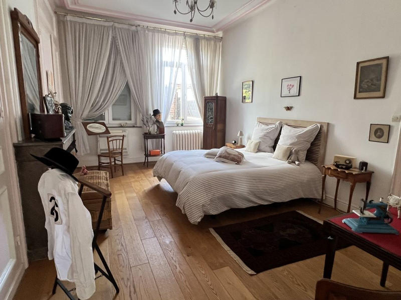 Maison - 290 m² - 8 pièces