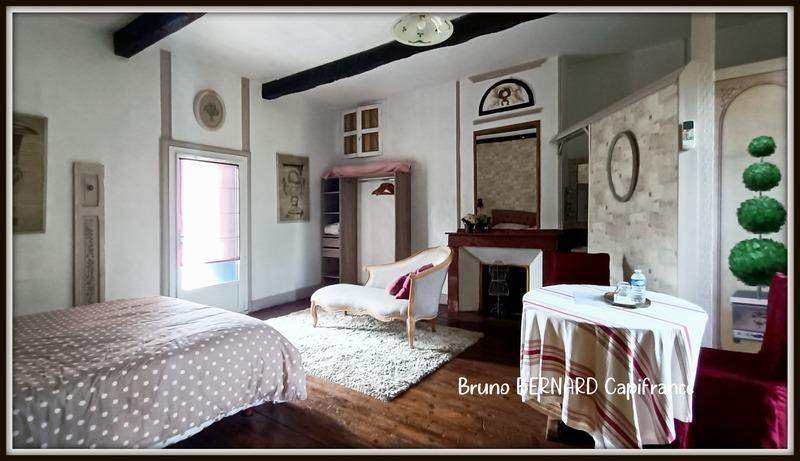 Maison - 733 m² - 23 pièces