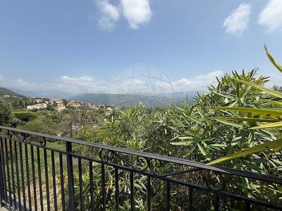 Maison - 87 m² - 4 pièces