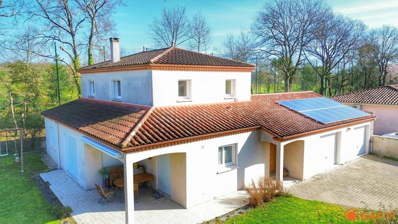 Maison - 165 m² - 8 pièces