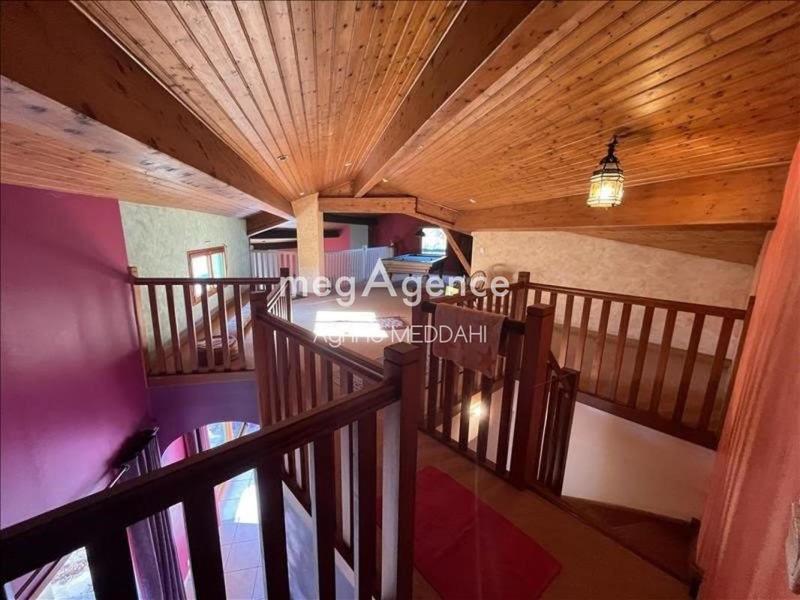 Maison - 240 m² - 5 pièces