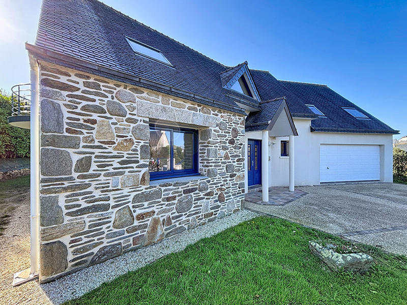 Maison - 175 m² - 8 pièces