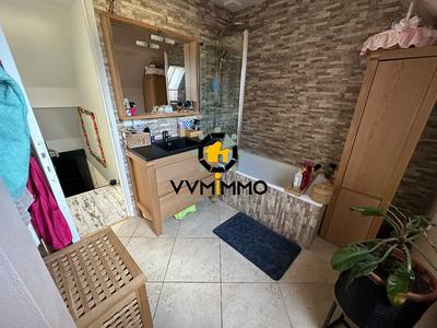 Maison - 85 m² - 5 pièces