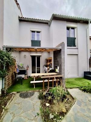 Maison - 90 m² - 4 pièces