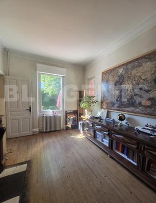 Demeure - 260 m² - 10 pièces