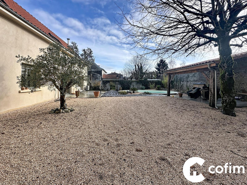 Maison - 203 m² - 7 pièces