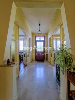 Maison - 180 m² - 7 pièces