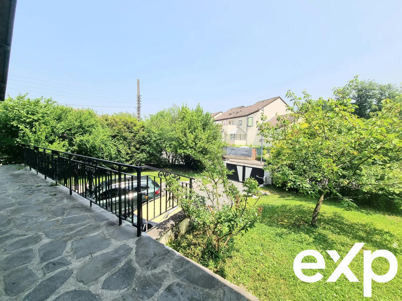 Maison - 194 m² - 8 pièces