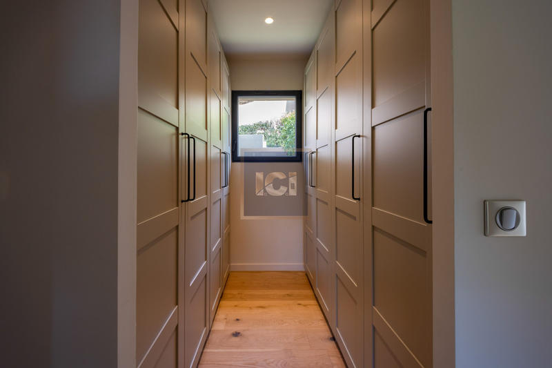 Villa - 220 m² - 6 pièces