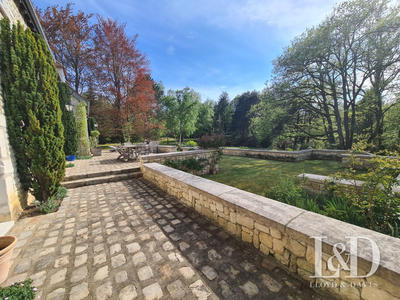 Maison - 303 m² - 10 pièces