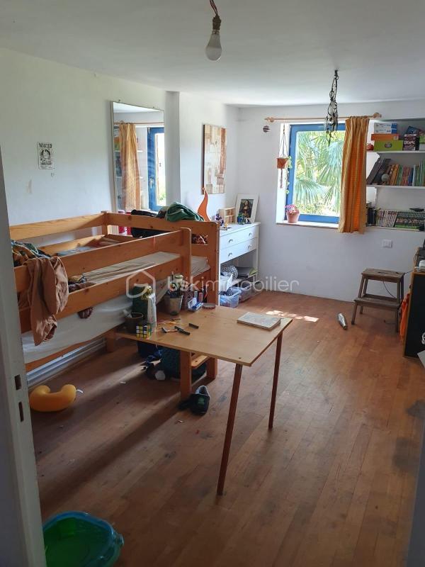 Maison - 210 m² - 6 pièces