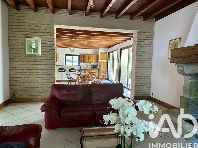 Maison - 240 m² - 8 pièces