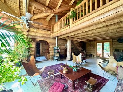 Propriété - 260 m² - 9 pièces