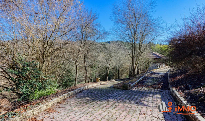 Maison - 300 m² - 8 pièces