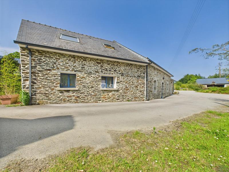 Maison - 342 m² - 12 pièces