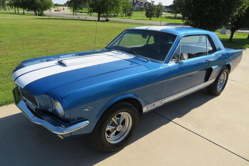 Ford Mustang coupé V8