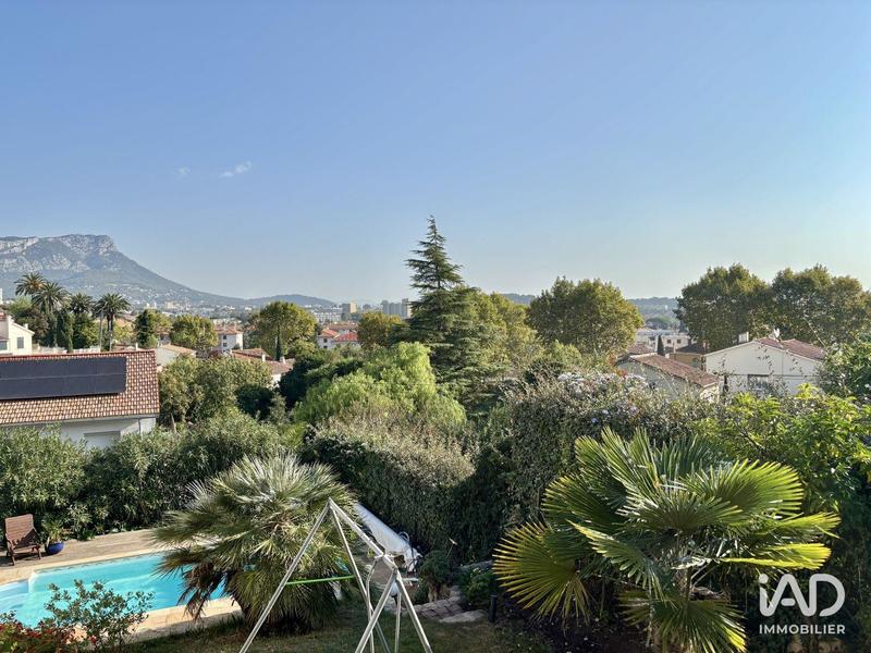 Maison - 223 m² - 7 pièces