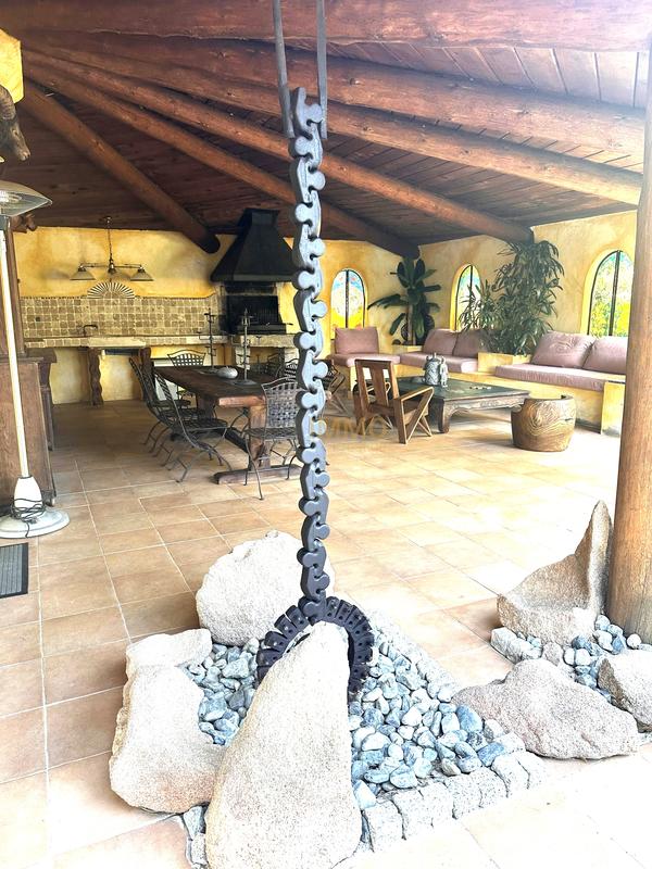 Villa - 127 m² - 10 pièces