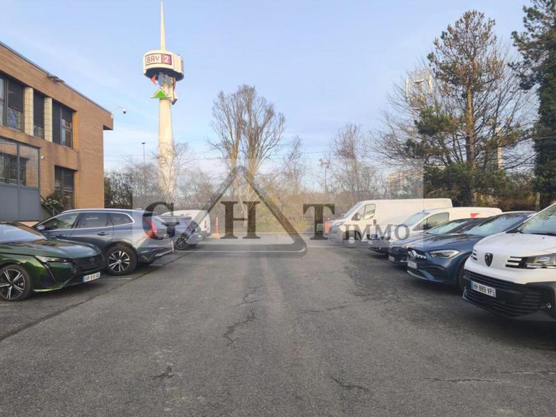 Entrepôt - 1 240 m²