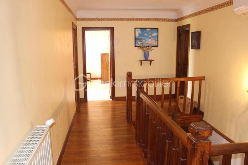 Corps de ferme - 230 m² - 7 pièces