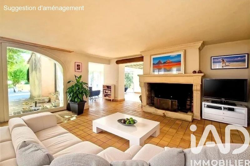 Maison - 290 m² - 9 pièces