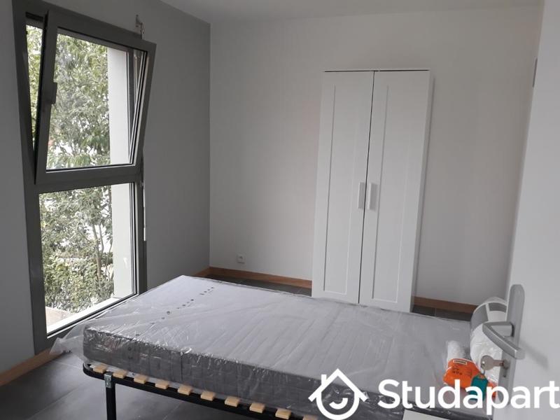 Chambre - 13 m² - 1 pièce