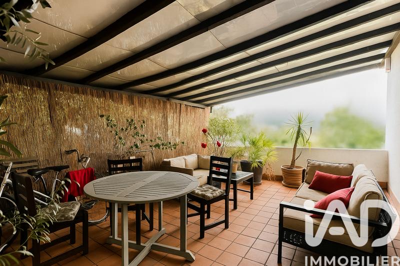 Maison - 175 m² - 9 pièces