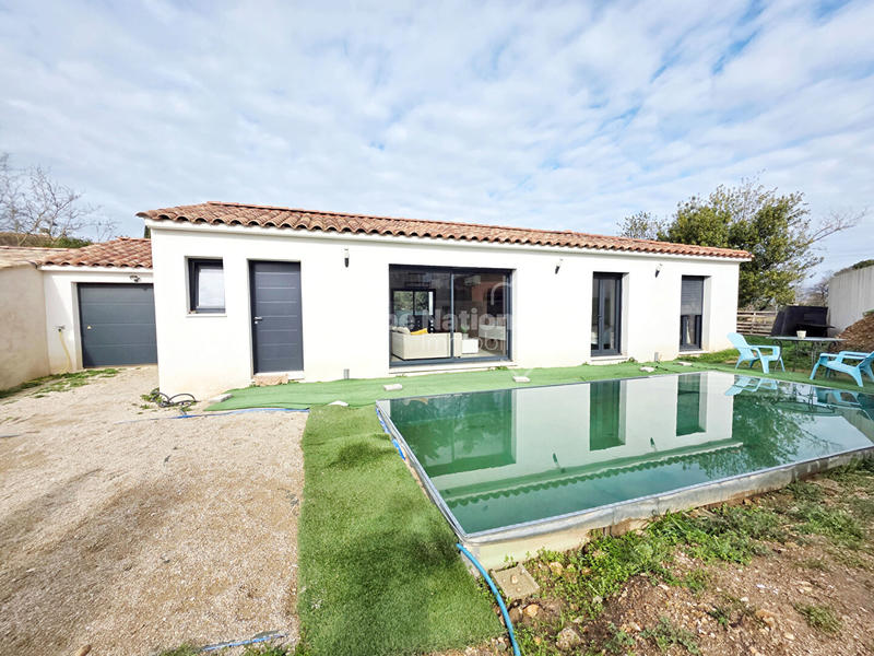 Maison - 95 m² - 5 pièces