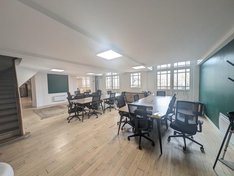 Bureau - 234 m²