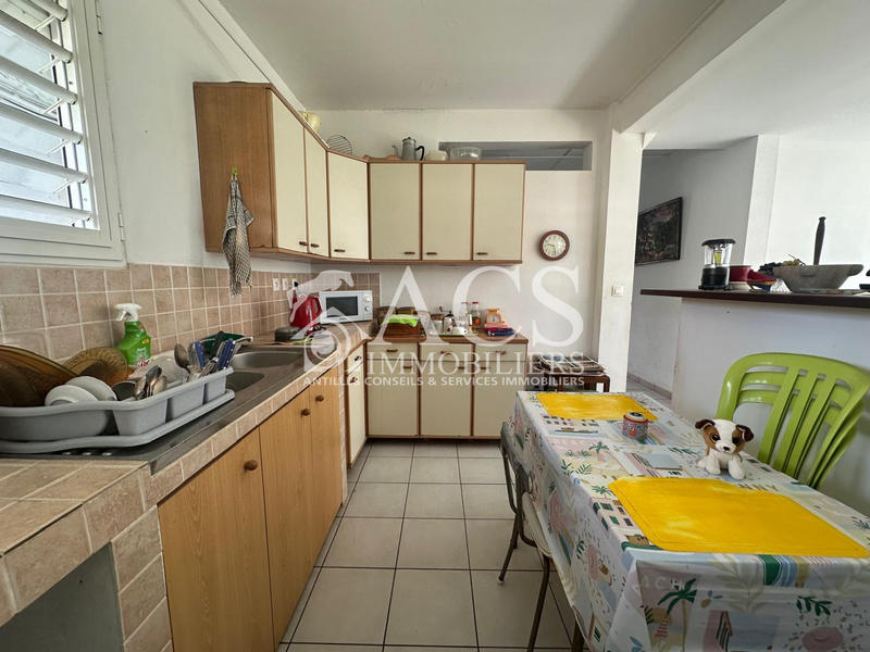 Maison - 220 m² - 6 pièces