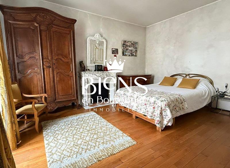 Maison - 200 m² - 9 pièces