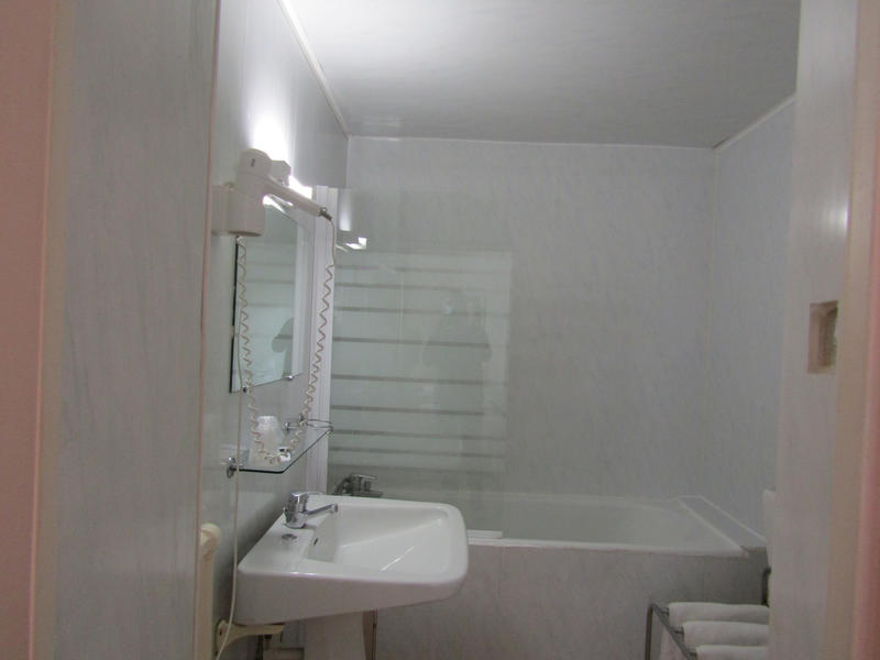 Maison - 2 000 m² - 23 pièces